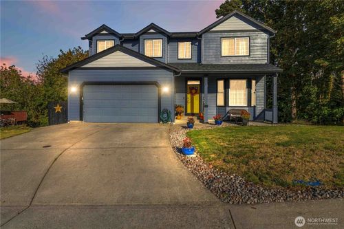929 Edinburgh Ct, Kelso, WA, 98626-5344 | Card Image