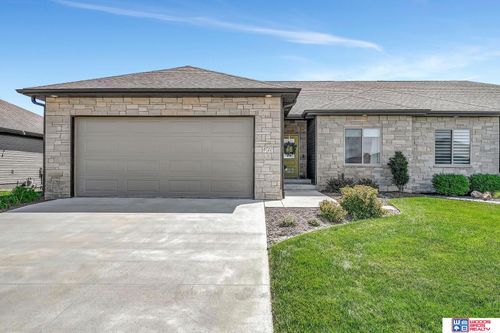 8720 S 38th St, Lincoln, NE, 68516-5711 | Card Image