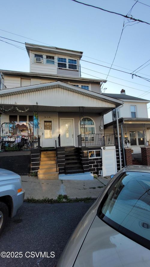 204 S Walnut St, Mount Carmel, PA, 17851-2346 | Card Image