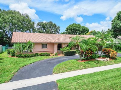 1841 Sw 73rd Ave, House other with 3 bedrooms, 2 bathrooms and null parking in Plantation FL | Image 1