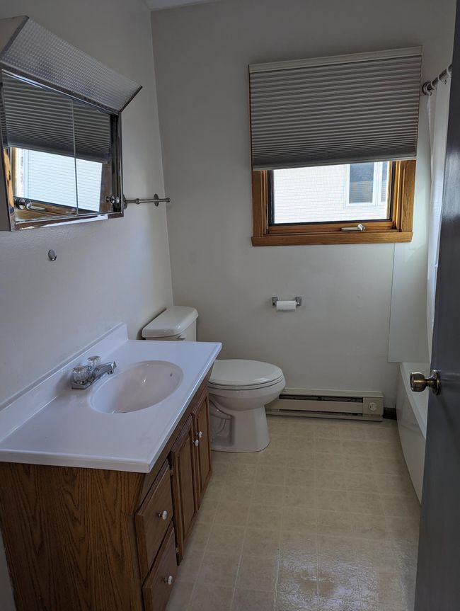 Halstad Bathroom | Image 9