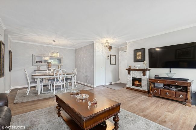 APT-202 - 565 Shorely Dr, Condo with 1 bedrooms, 1 bathrooms and 2 parking in Barrington IL | Image 4