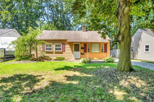 928 Cree Ave, Akron, OH, 44305-1253 | Card Image