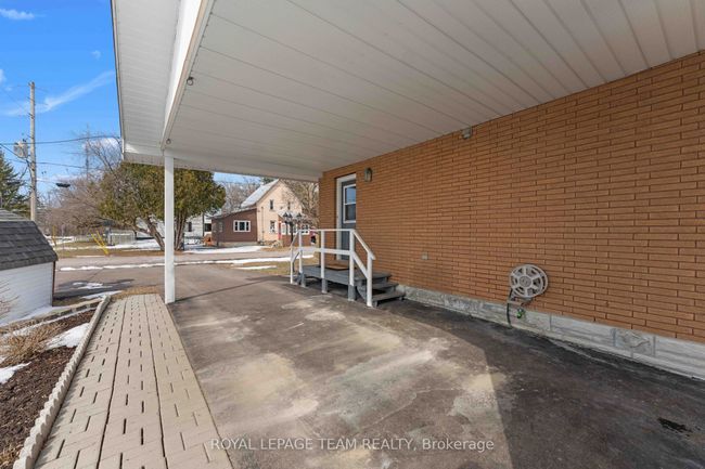 6 Ross St, House other with 3 bedrooms, 2 bathrooms and 6 parking in Cobden ON | Image 4