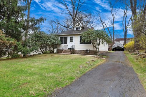 270 Maple Rd, Valley Cottage, NY, 10989-1424 | Card Image