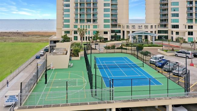 Take a break from the pool or beach with tennis, pickleball, or basketball right at your doorstep. | Image 21