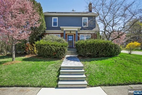 29 Park Avenue, Newton, NJ, 07860 | Card Image