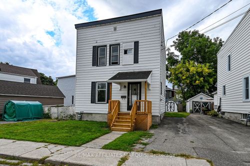 {{alt}} | Card Image