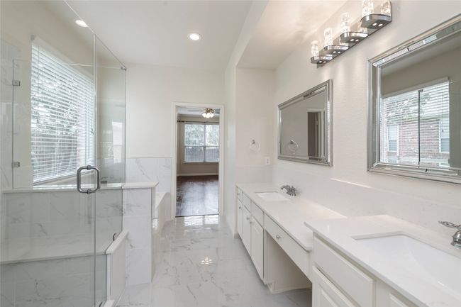 Double vanities and Kneel space | Image 32