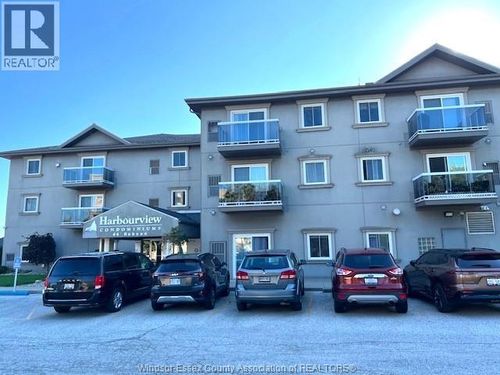 319-44 Robson Rd, Leamington, ON, N8H5E4 | Card Image