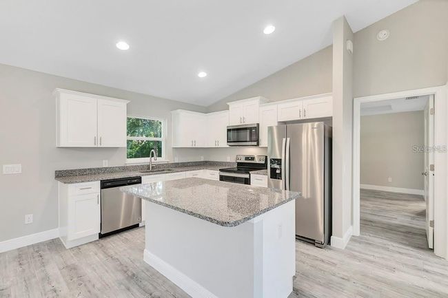 13460 Sw 107 Th St, House other with 3 bedrooms, 2 bathrooms and null parking in DUNNELLON FL | Image 6