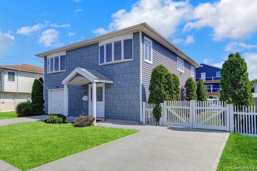 497 Nassau Ave, Freeport, NY, 11520-6318 | Card Image