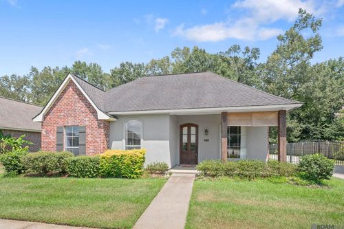 6034 Woodbend Dr, Zachary, LA, 70791-2858 | Card Image