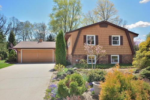 3685 S 104th Street, Greenfield, WI, 53228 | Card Image