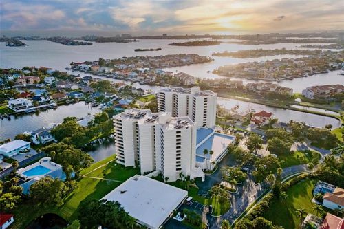 ph-2a-5950 Pelican Bay Plz S, GULFPORT, FL, 33707-3961 | Card Image