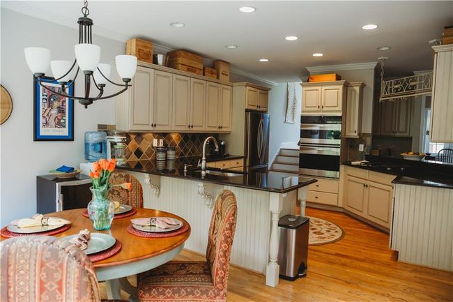 605 Lake Medlock Dr, House other with 5 bedrooms, 5 bathrooms and 2 parking in Johns Creek GA | Image 6