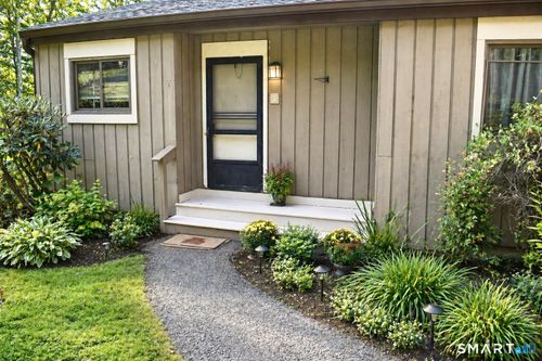 8-8 Tamarack Ln, Woodbury, CT, 06798-3211 | Card Image