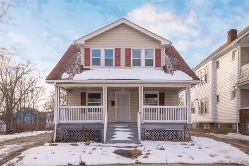 3372 E 145th St, Cleveland, OH, 44120-4122 | Card Image