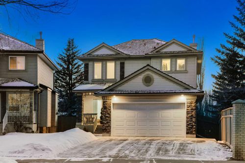 13705 Mount Mckenzie Drive Se, Home with 3 bedrooms, 2 bathrooms and 8 parking in Calgary AB | Card Image