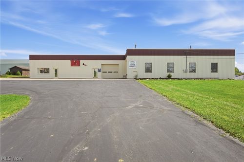 1379 S Chillicothe Rd, Aurora, OH, 44202-8066 | Card Image