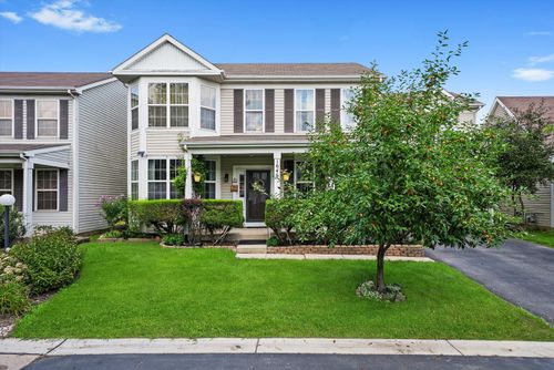 1646 Victoria Park Cir, Aurora, IL, 60504-4583 | Card Image