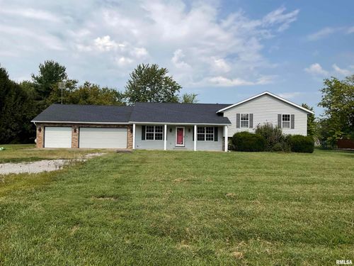 12 Hickory St, Nashville, IL, 62263-5836 | Card Image