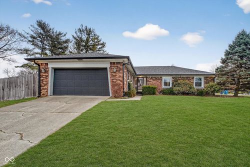 220 Heady Ln, Fishers, IN, 46038-1139 | Card Image