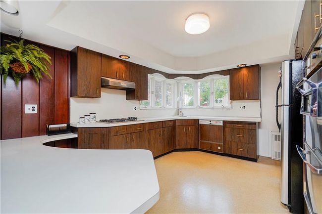60 Cedar Ter, Home with 5 bedrooms, 2 bathrooms and null parking in Staten Island NY | Image 8