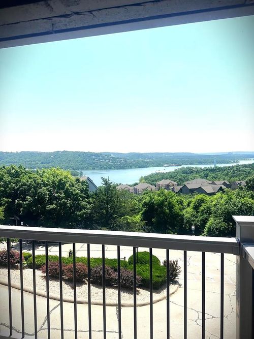 3-3 Treehouse Ln, Branson, MO, 65616-6167 | Card Image