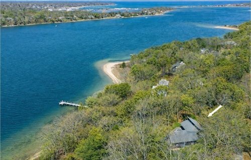 309 Barnes Rd, Oak Bluffs, MA, 02557-6722 | Card Image