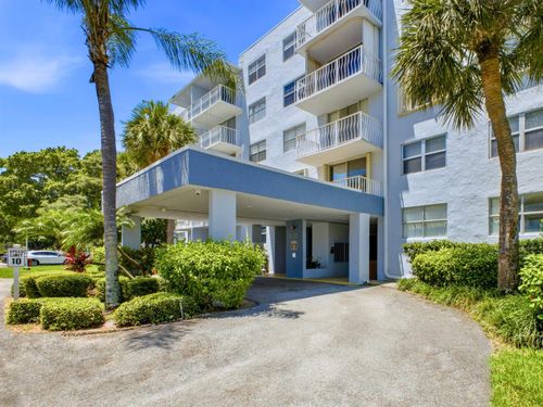 2m-500 Executive Center Dr, West Palm Beach, FL, 33401-4922 | Card Image