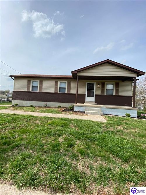2634 Lake Rd N, Radcliff, KY, 40160-9388 | Card Image