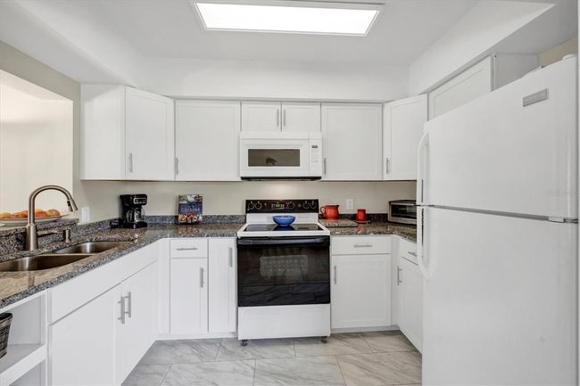 1060 - 1060 Cockrill St, House other with 2 bedrooms, 2 bathrooms and null parking in VENICE FL | Image 9
