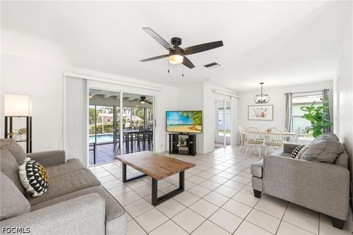 3105 Se 18th Ave, Cape Coral, FL, 33904-4098 | Card Image