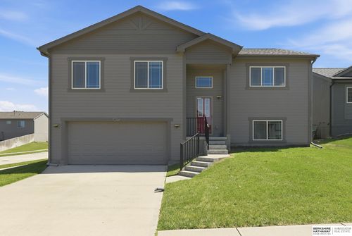14555 Gilder Ave, Bennington, NE, 68007-7062 | Card Image