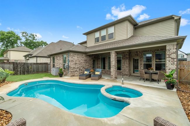 Zoned to Conroe ISD with quick access to Hwy 105 and I-45, you’ll enjoy close proximity to The Woodlands Mall, Market Street and all the extraordinary amenities Conroe has to offer! | Image 32