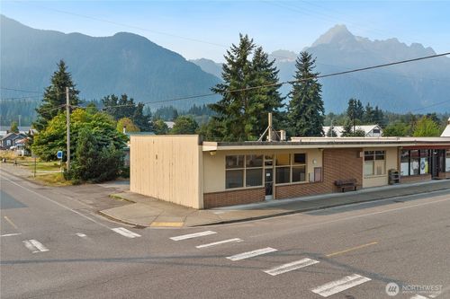 1075 Darrington St, Darrington, WA, 98241-7764 | Card Image