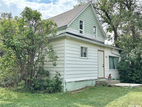 220 Souris St, Milestone, SK, S0G0A7 | Card Image