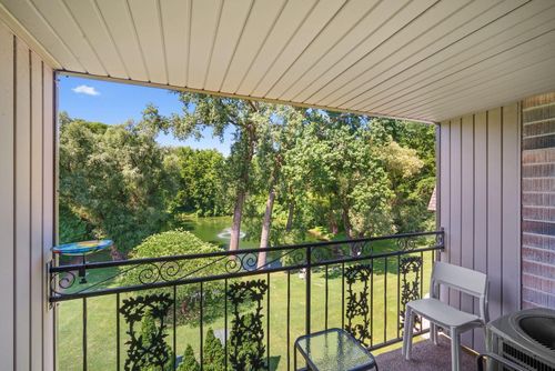 304-1730 W Green Tree Road, GLENDALE, WI, 53209 | Card Image