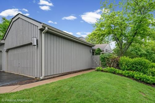 1280 Oak Hill Rd, Lake Barrington, IL, 60010-7307 | Card Image