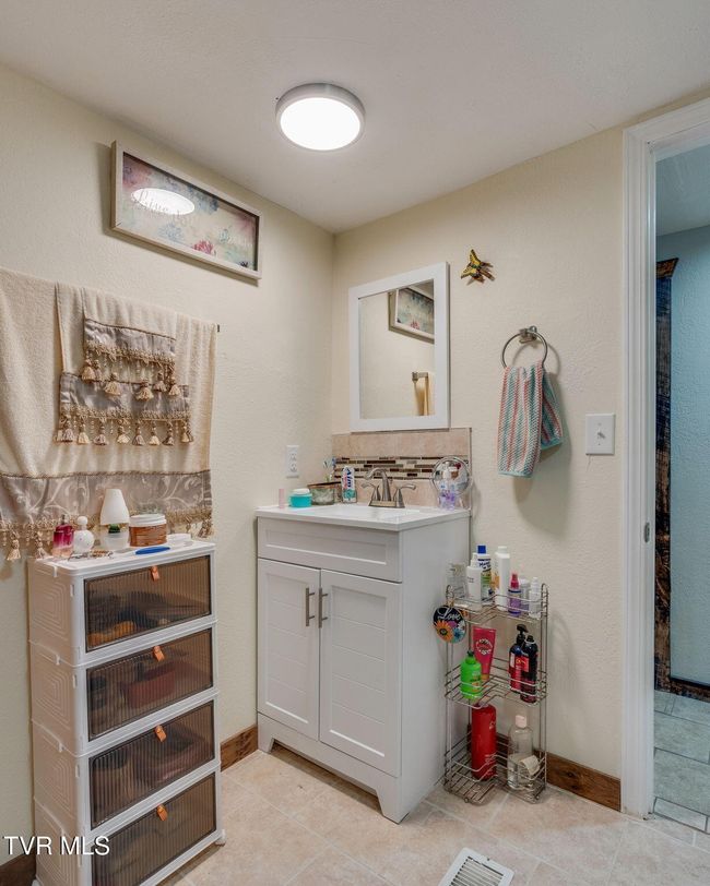 100 Democrat Rd, House other with 4 bedrooms, 2 bathrooms and null parking in Mohawk TN | Image 17
