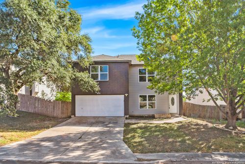 8010 Chestnut Gate Dr, Converse, TX, 78109-3108 | Card Image