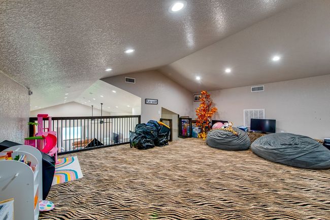 10408 E Midway Rd, House other with 4 bedrooms, 3 bathrooms and 4 parking in Big Spring TX | Image 7