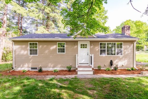 24 Vernon Rd, Medway, MA, 02053-1318 | Card Image