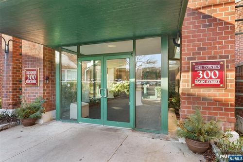 300 Main St, Little Falls, NJ, 07424-1356 | Card Image