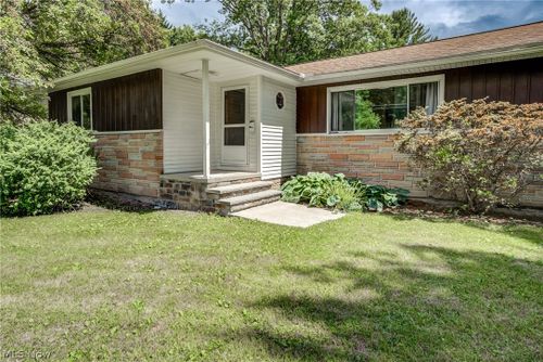 13260 Schreiber Rd, Valley View, OH, 44125-5438 | Card Image