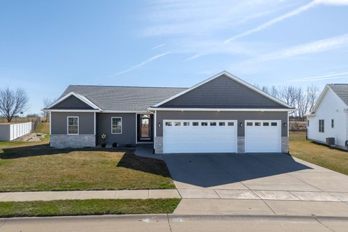 761 Sweet Wood Ln, Blue Grass, IA, 52726-1201 | Card Image