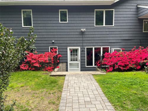 190 Old Field Rd, Centerport, NY, 11721-1726 | Card Image