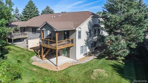 235 Creekwood Cir, Linden, MI, 48451-9104 | Card Image