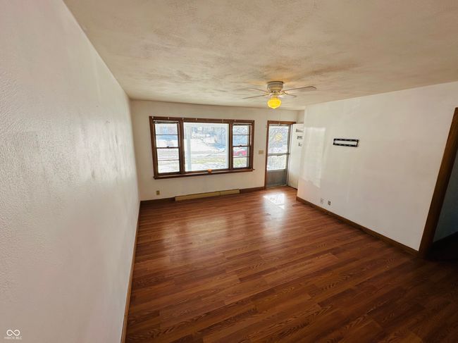 403 E Washington St, House other with 3 bedrooms, 2 bathrooms and null parking in Loogootee IN | Image 5